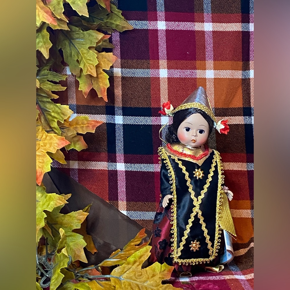 Madame Alexander Doll Indonesia #579 In Box International Dolls w/tag 1970s-80s - Picture 2 of 8